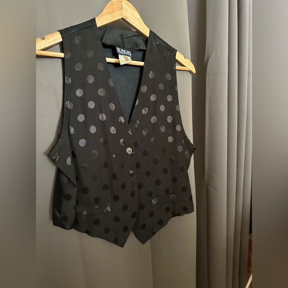 Vest and tie - Picture 1 of 4